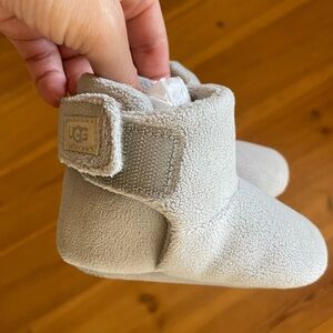 UGG baby booties 02/03 GREY
